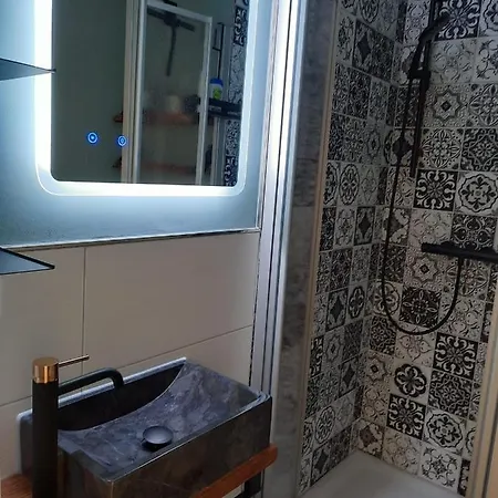 Hansens Apartment *